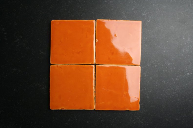 Handvorm 10x10 bruin / oranje tegels