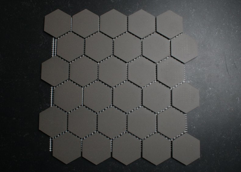 5 cm donker grijs zeshoekig mozaiek